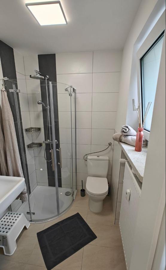 Ferienwohnung "Sorgenfrei" In Coburg ! - Im Eg Mit Privatparkplatz & Balkon Exterior foto