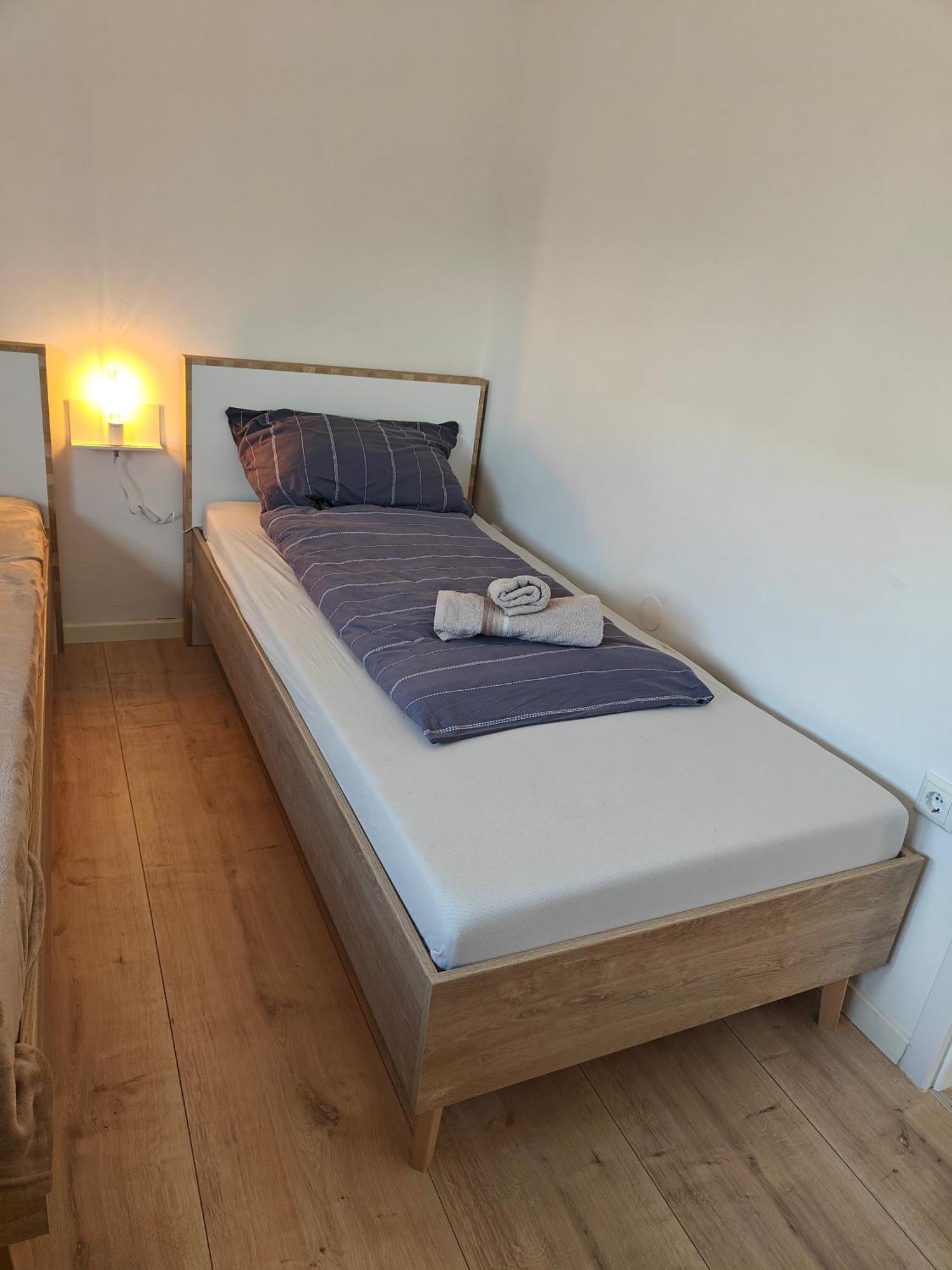Ferienwohnung "Sorgenfrei" In Coburg ! - Im Eg Mit Privatparkplatz & Balkon Exterior foto