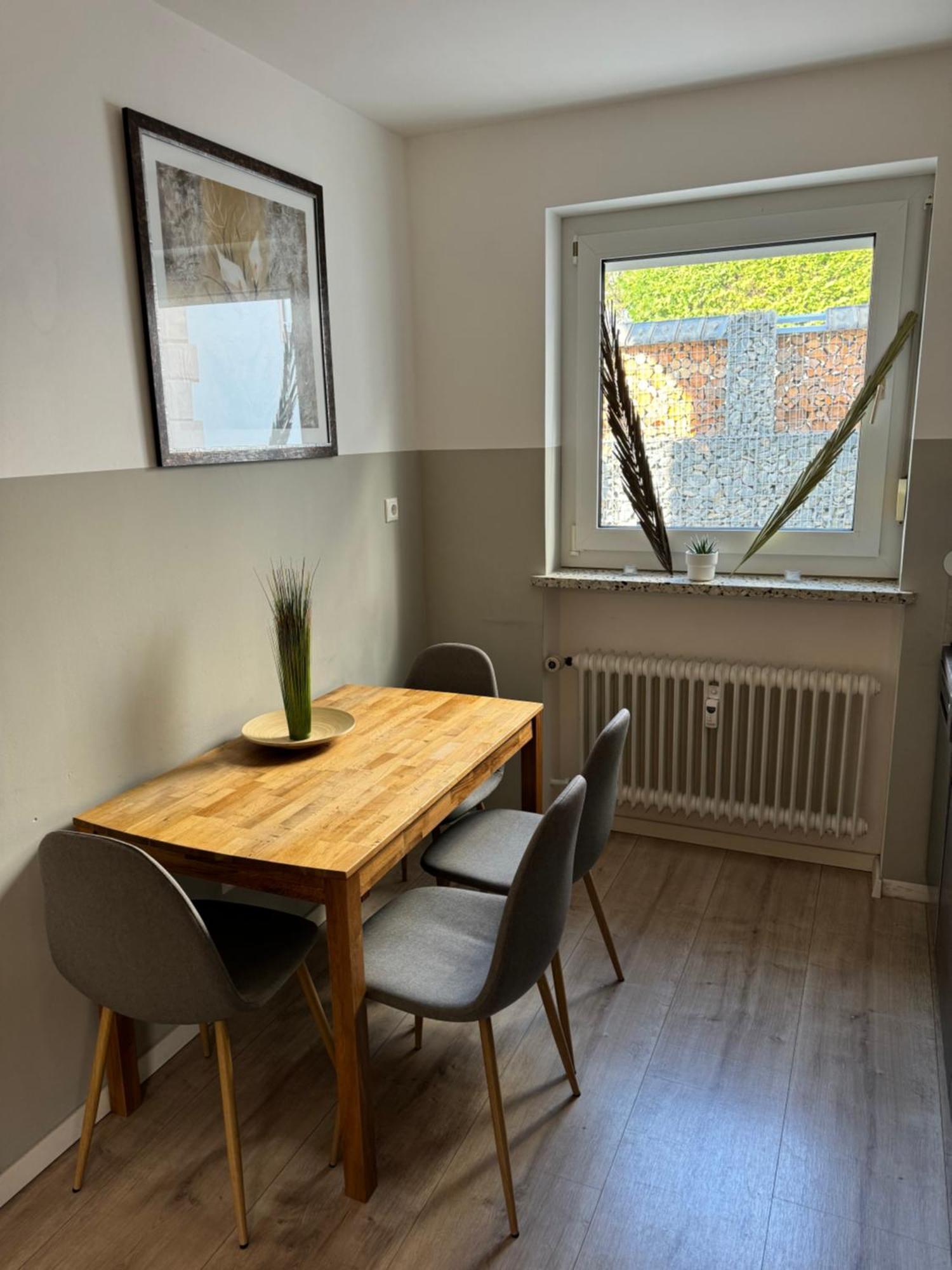 Ferienwohnung "Sorgenfrei" In Coburg ! - Im Eg Mit Privatparkplatz & Balkon Exterior foto